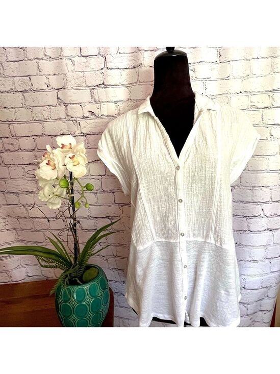 Lucky Brand Tops - LUCKY BRAND Bright White Woven Gauze button down top sz Small like new condition